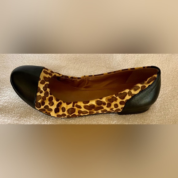 New Vince Camuto size 10, black flat - Picture 5 of 7